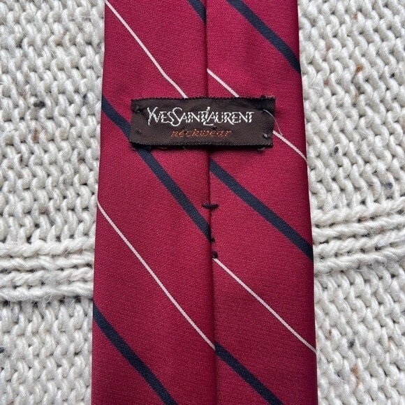 Ives St. Laurent neckwear, vintage, dark red with cream and black stripes - Picture 4 of 4